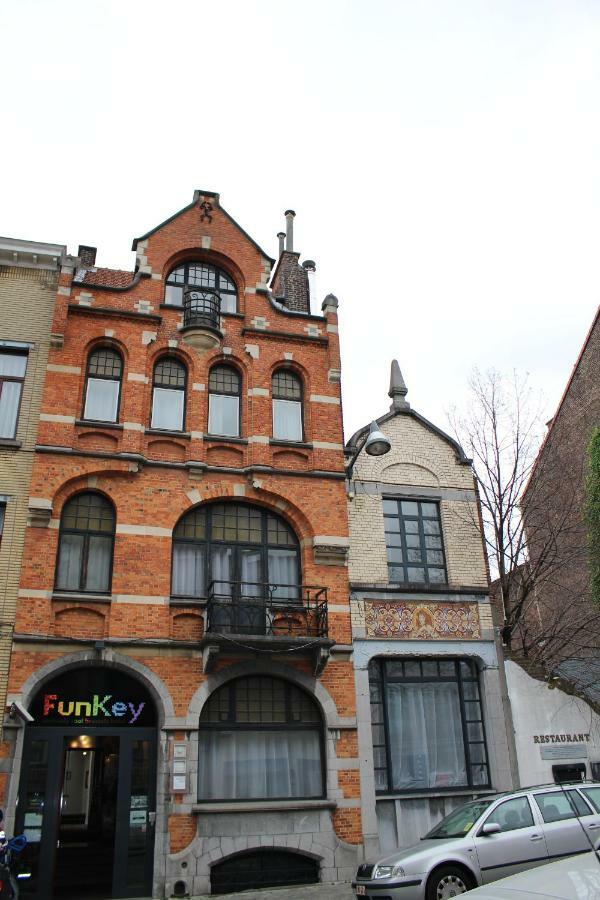 Funkey Hotel Bruksela Zewnętrze zdjęcie